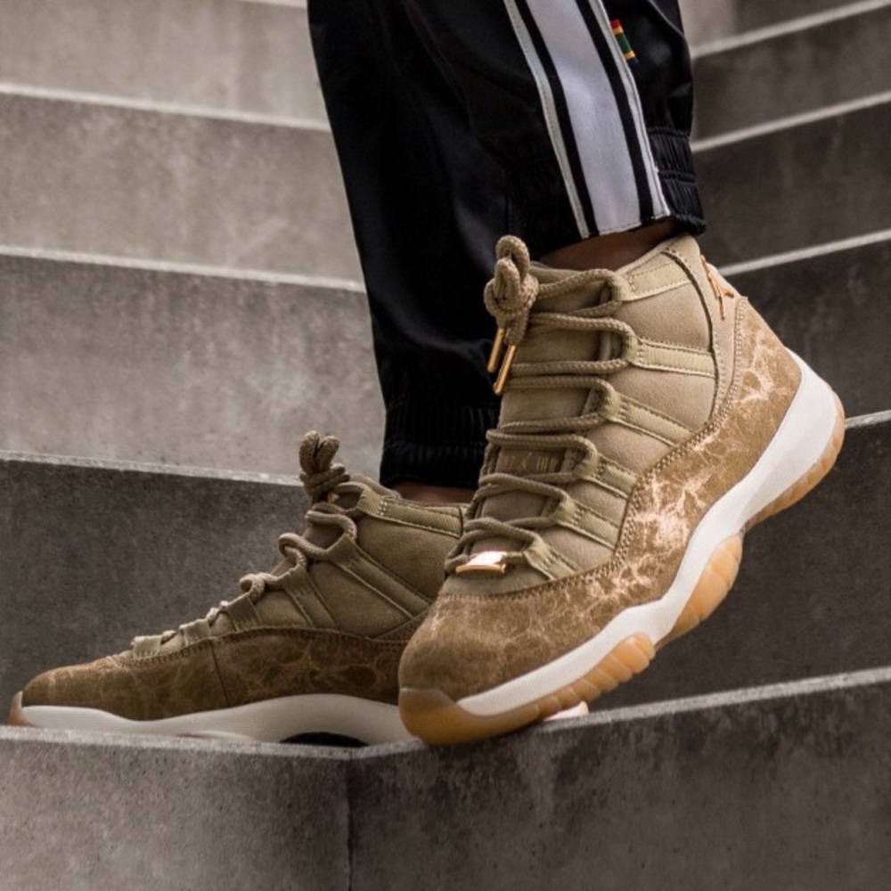 NIKE WMNS AIR JORDAN 11 RETRO olive lux